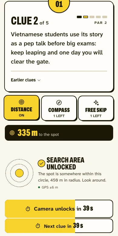 The Competitive stop screen: stop 1, clue 2 of 5, par 2, the Distance, Compass and Free skip lifelines, 335 m to the spot, and the camera and next clue both counting down